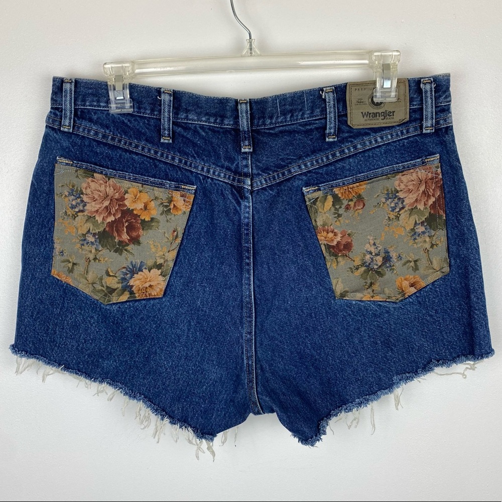Vintage Wrangler Cut Off Shorts Floral Pockets